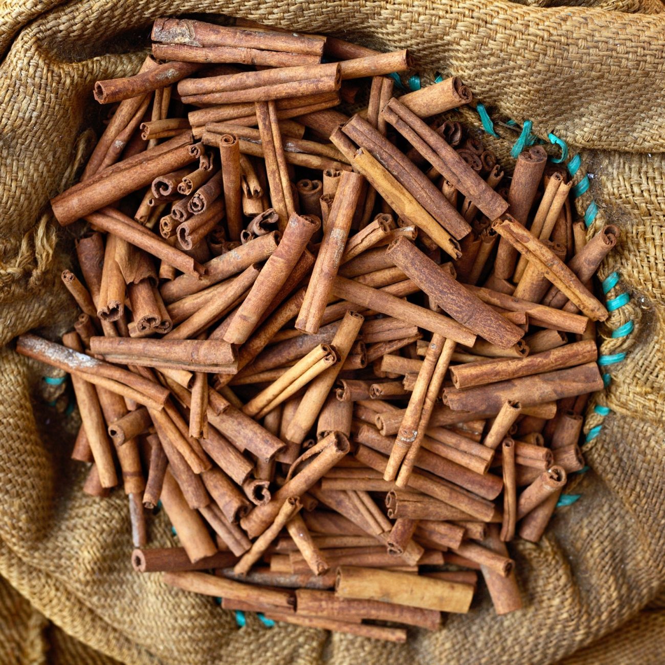 Cinnamon (Cinnamomum spp)