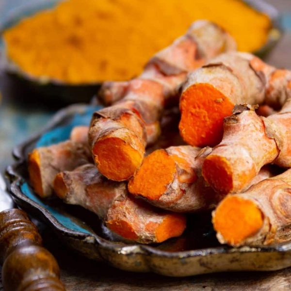 Turmeric root (Curcuma longa)