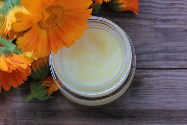 How to make a herbal cream