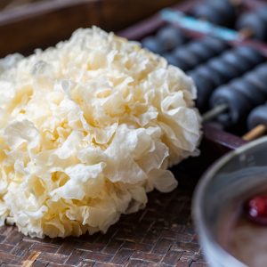 Snow fungus (Tremella fuciformis)