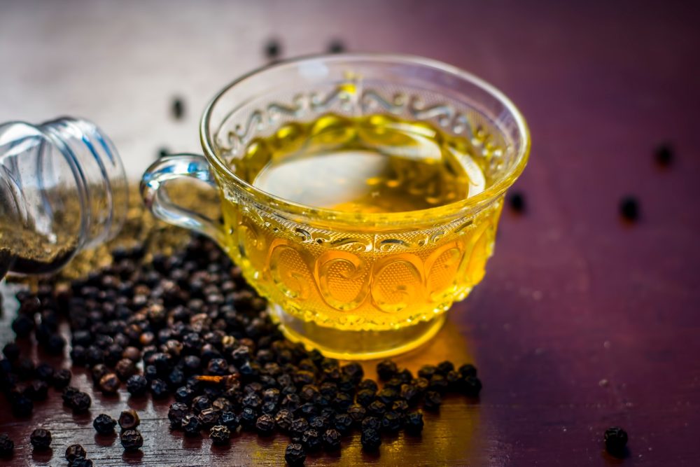 Black pepper tea (Piper nigrum)