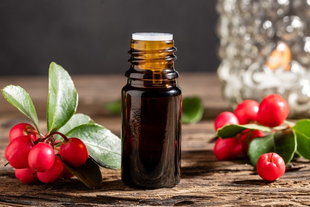 Wintergreen essential oil (Gaultheria procumbens)