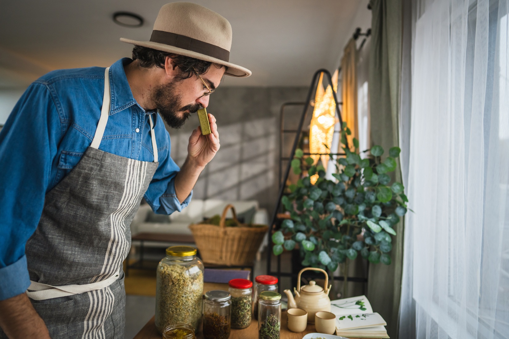 Herbal medicine in the UK: Who is using it?